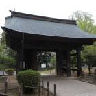 本丸に在る薬医門裏側