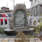 長尾氏の石像レリーフ