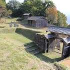 本丸桝形虎口内部を上から、奥に中の丸門