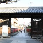 茨木神社に在る移築搦手門、内西より