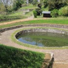 本城域に在る日の池