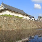 百間堀越しに二の丸石垣、天守を望む