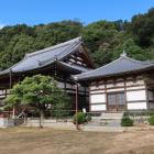 勝福寺と裏山が城跡