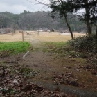 館全景。大手門の対面から見る。この裏手には元春の墓所。