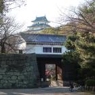 岡口門越しに天守を仰ぐ