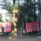 頂上、櫓台に鎮座する神社