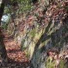崖脇の登城路、狭い