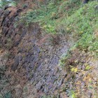 三の丸南側の高石垣城塁、南東角矢倉跡より望む