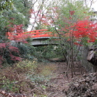 本丸南側の横堀と朱橋