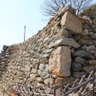 天守門再建前の門跡鏡石、東面城塁石垣