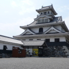 模擬天守閣、博物館の正面、東面