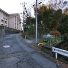 下館小学校と八幡神社の間の坂道