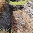 岩盤を掘った堀跡