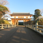 そびえ立つ大手門