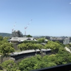 市役所展望室より見た復興工事中の大天守