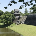 戌亥櫓と崩落した石垣