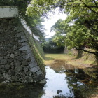 北の丸の石垣と堀