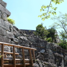 中央が壊れてる天守台