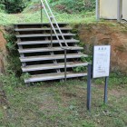 花の壇、通路跡版築の土層が確認出来る