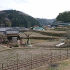 麓の小盆地の村