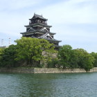 北西より天守