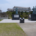 二の丸広場の群像、海舟、頼山陽、鈴木重成