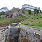 二ノ丸大手虎口東側より本丸櫓群を眺める