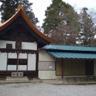 主郭に建つ諏訪神社