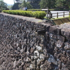 三ノ丸石垣と水路遺構と石樋
