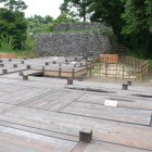 中川覚左衛門屋敷地表展示間から北奥の櫓台