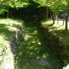 発掘された居館跡堀跡