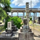 長岡市河井継之助墓所(向かって右の墓石)