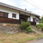 陣屋麓に在る民家長屋門石垣石段