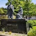 ⑤	細川忠興と玉（ガラシャ）像