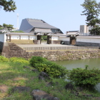 馬出門桝形を鉄門枡形北側の堀端より