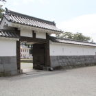 内冠木門枡形側