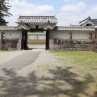 内冠木門馬屋曲輪側