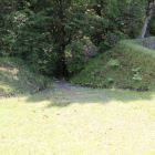 西の丸北画の虎口横矢土塁が構えてる