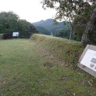 西第十曲輪の復元された土塁