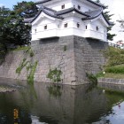 濠に写る辰巳櫓と櫓台・木造復元辰巳櫓