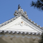 桜御門西側面と懸魚木製葵紋鬼瓦