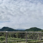 岩崎山（左）を中心に展開