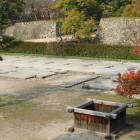 二の丸の井戸と建物跡
