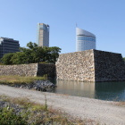 天守台と本丸城塁の南面側を桜の馬場より