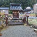 明智光秀坐像を祀る祠