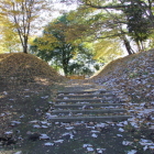 本丸大手虎口を本丸内部より見る