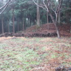 土塁先の平地からの土塁