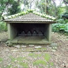 ③今帰仁ノロ殿内火の神の祠跡