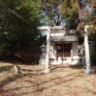 南の曲輪に建つ神社