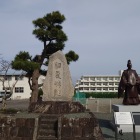 田沼意次像と石碑
